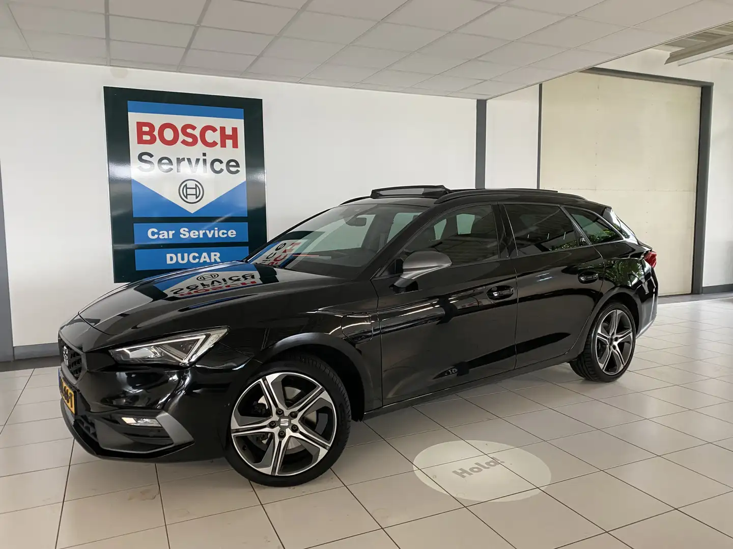 SEAT Leon e-Hybrid Sportstourer 1.4 TSI eHybrid PHEV FR Business Inte Zwart - 1