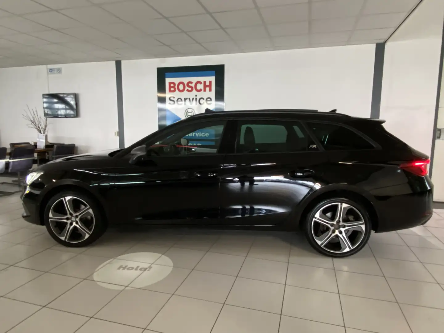 SEAT Leon e-Hybrid Sportstourer 1.4 TSI eHybrid PHEV FR Business Inte Zwart - 2