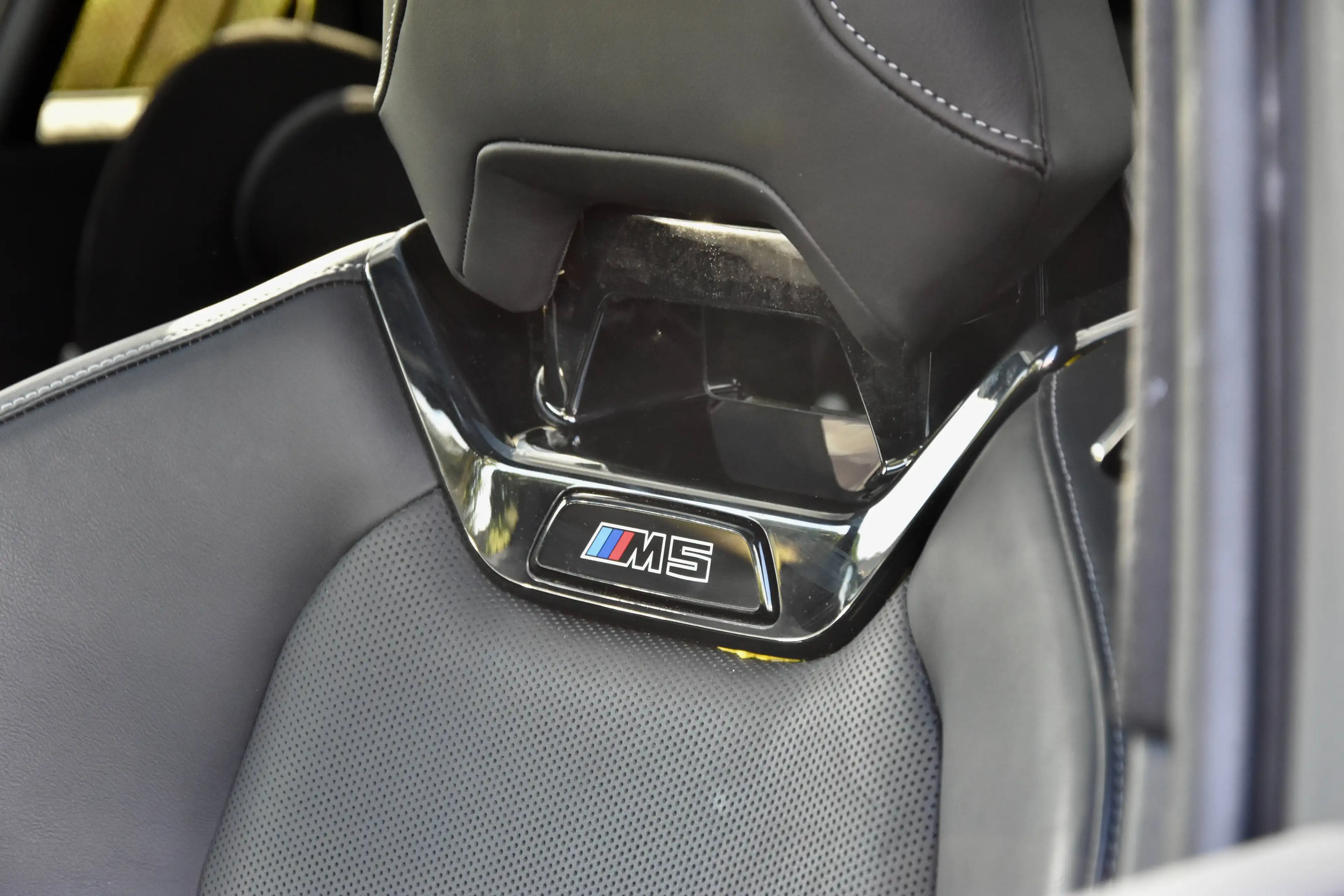 BMW M5 M5 Touring PHEV 4.4 AS — photo 10