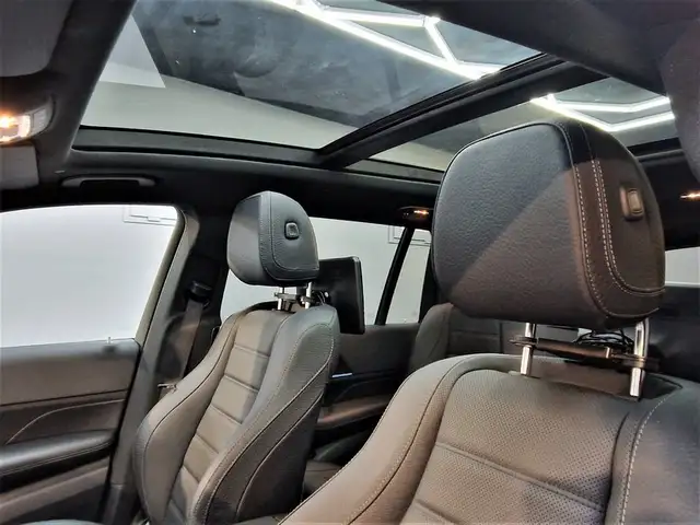 Mercedes-Benz GLS Class view 9