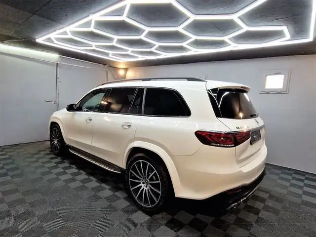 Mercedes-Benz GLS Class view 3