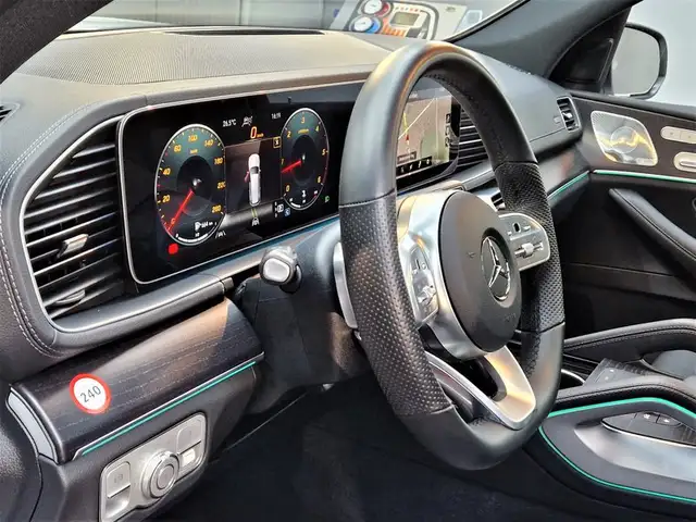Mercedes-Benz GLS Class view 8