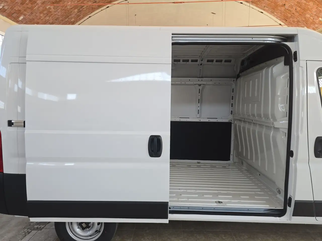 Fiat Ducato NUOVO DUCATO Furgone Lastrato 35q L2H2 140cv, миниатюра 20