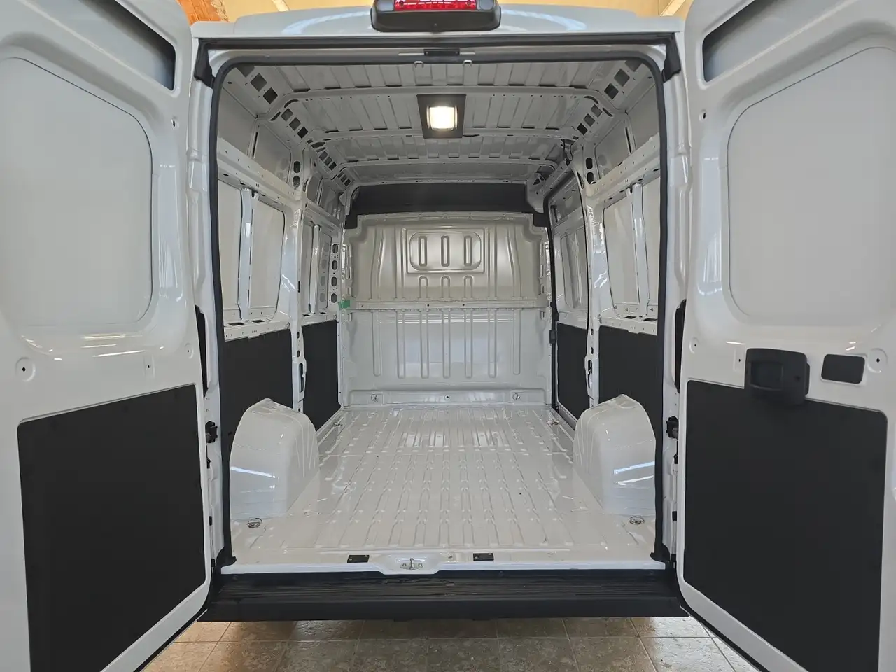 Fiat Ducato NUOVO DUCATO Furgone Lastrato 35q L2H2 140cv, миниатюра 19