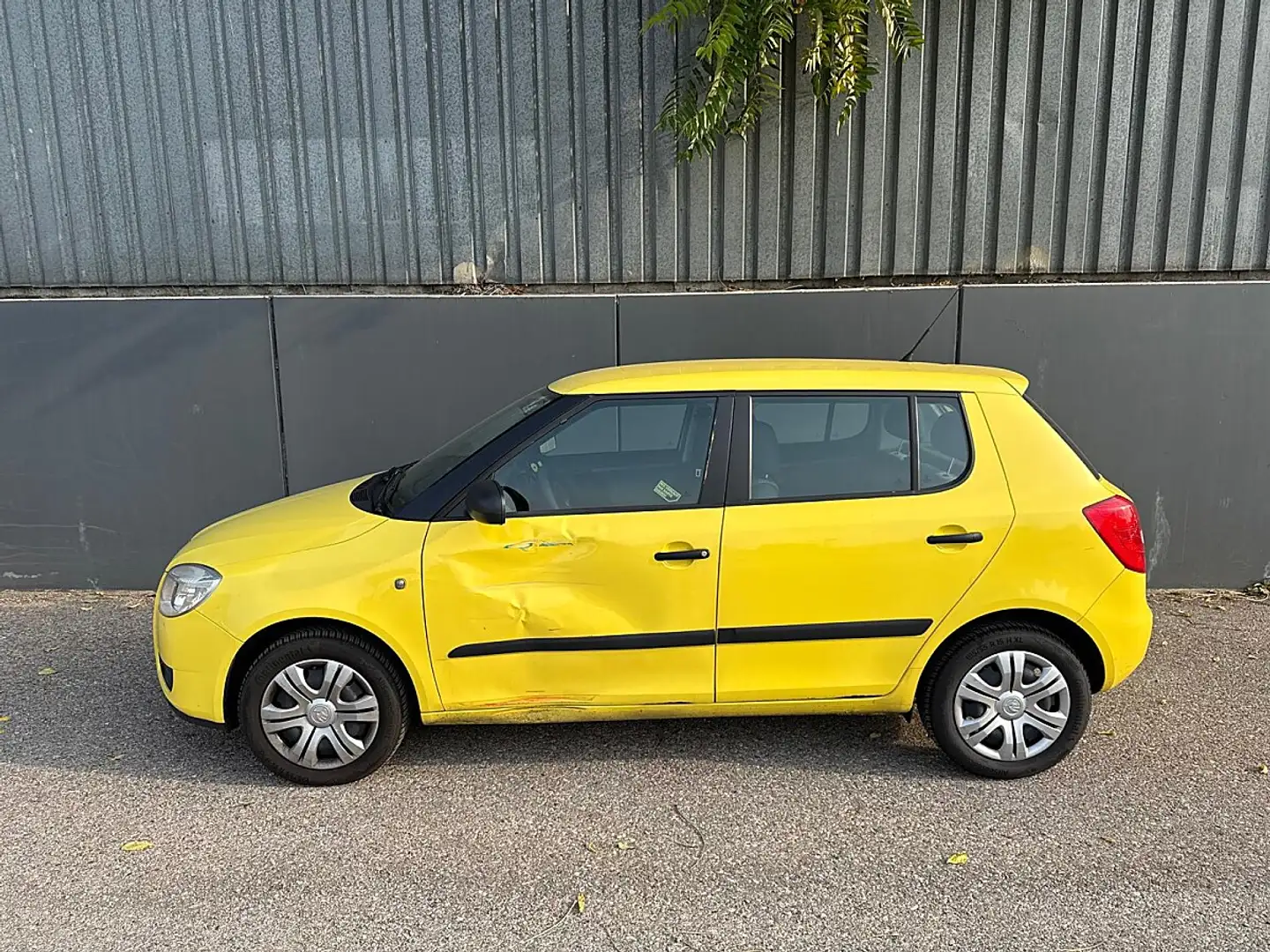 Skoda Fabia Clever 1,2 | PICKERL BIS 12/2026 INKL.ÜBERZUG | Gelb - 2