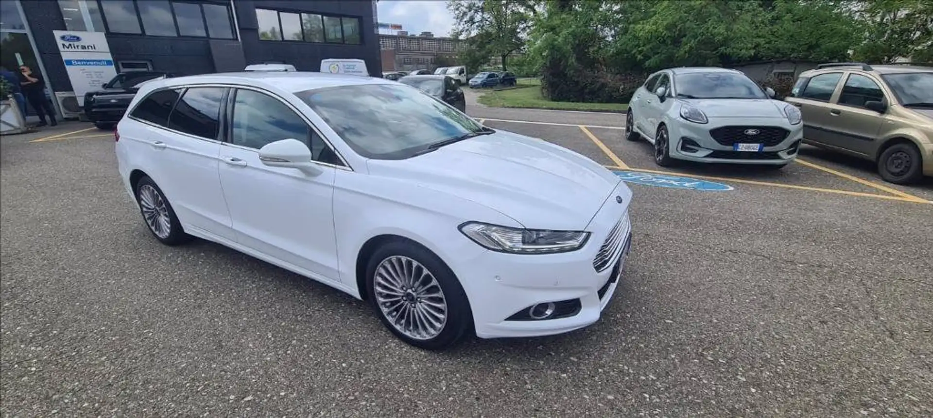 Ford Mondeo SW 2.0 tdci Titanium s&s 150cv Bianco - 2