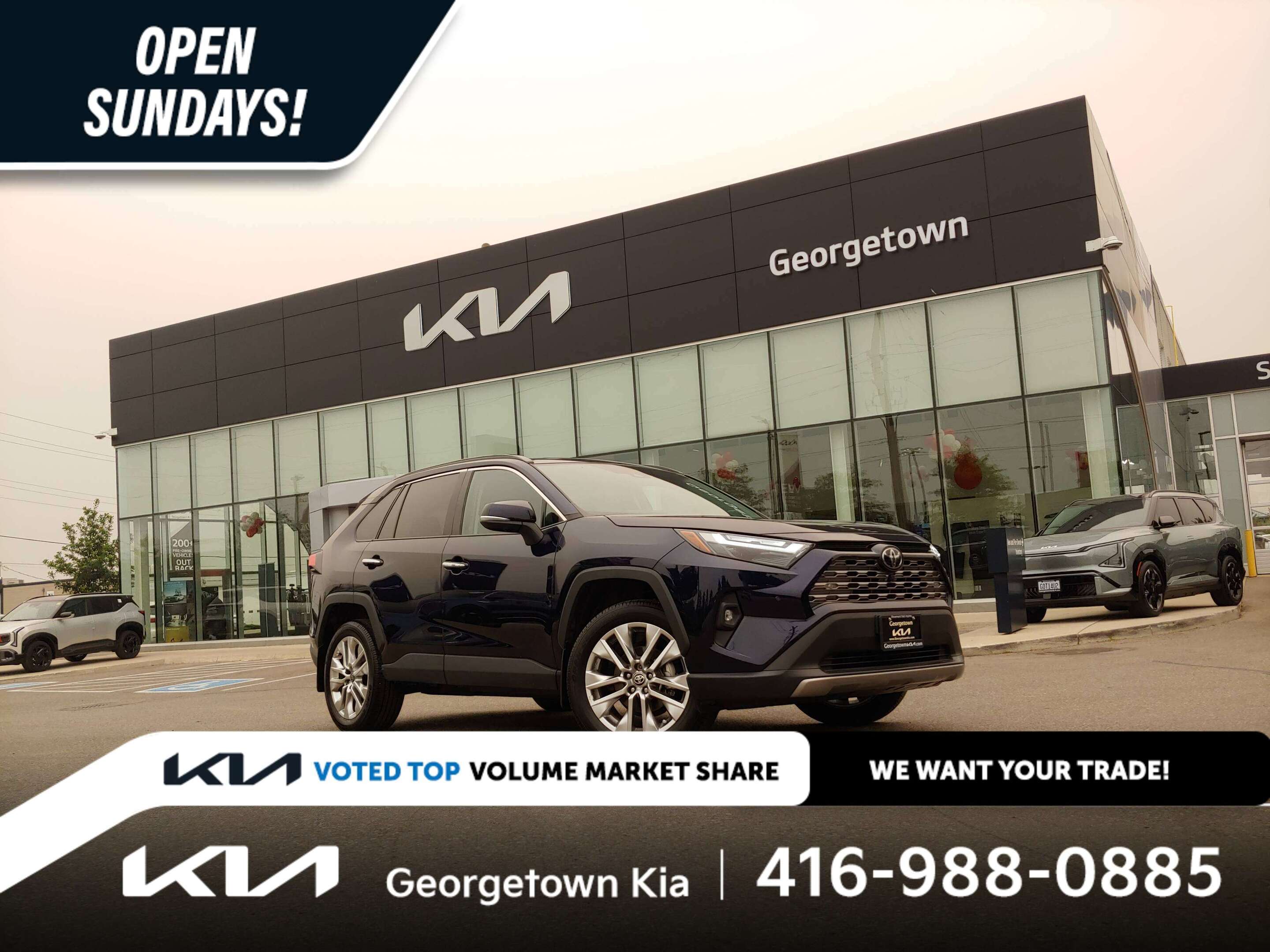 2025 Toyota RAV 4 Limited 2.5L AWD | SUNROOF | NAV | 13K KM | BU CAM