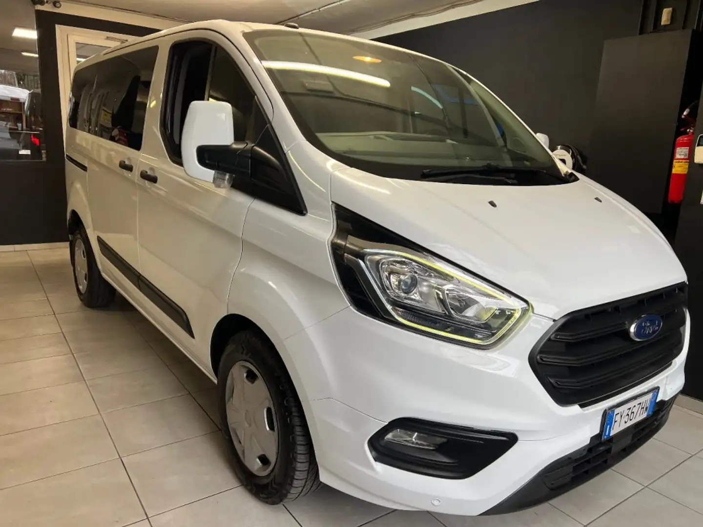 Ford Transit Custom 320 L1H1 9 POSTI  2.0 TDCi 130 PC Combi +iva Blanc - 1
