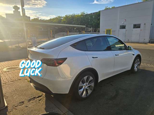 Tesla Model Y Model Y RWD