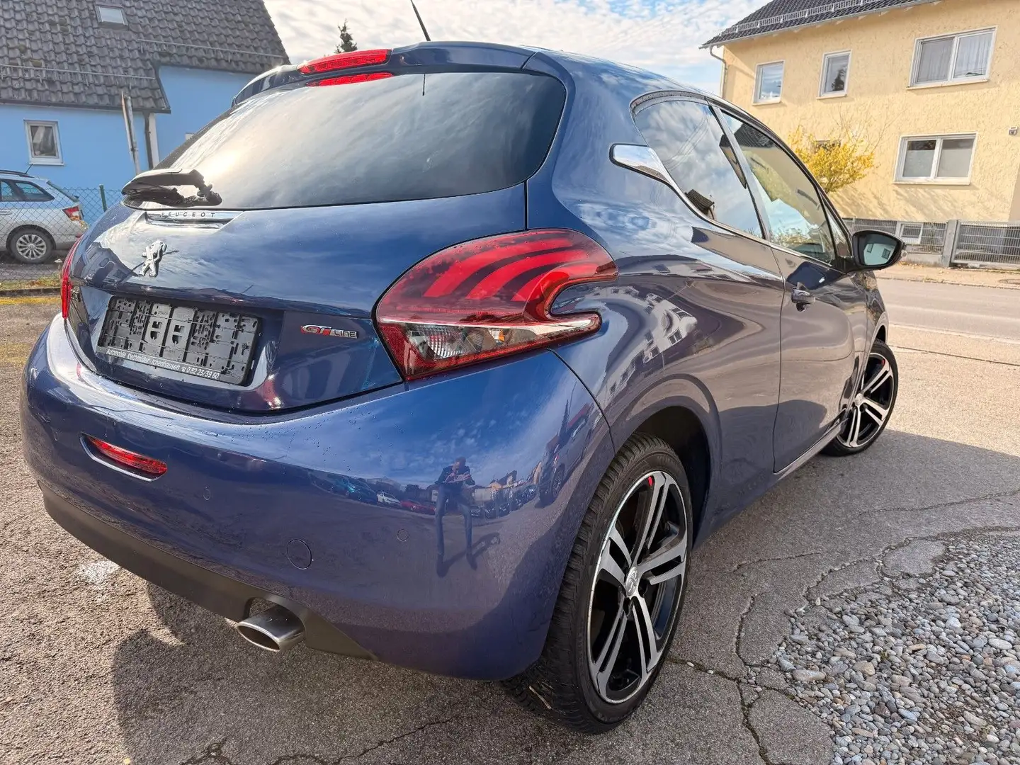 Peugeot 208 Allure GT-Line Automatic ! Finanzierung Blau - 2