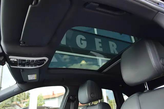 Porsche Macan view 14