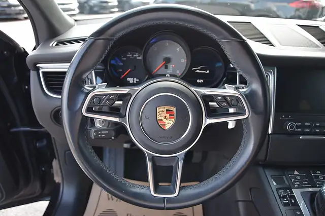 Porsche Macan view 7