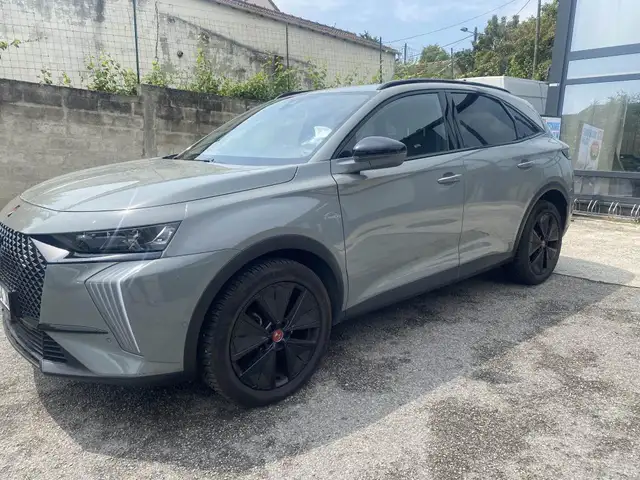 DS Automobiles DS 7 Crossback view 3