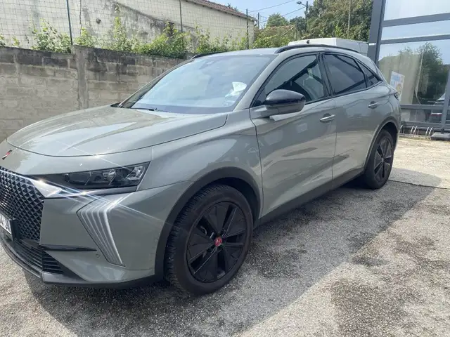 DS Automobiles DS 7 Crossback view 2