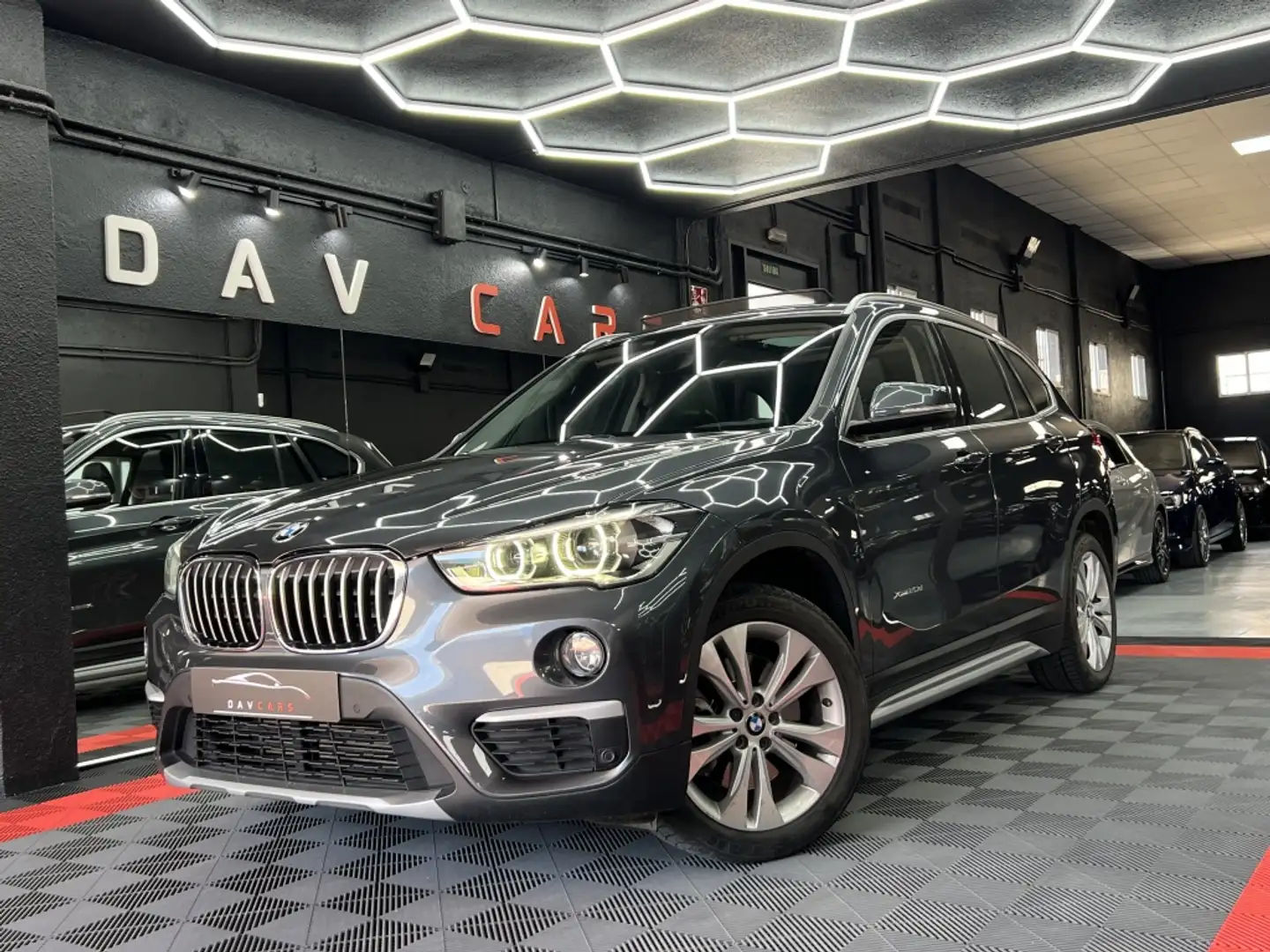 BMW X1 xDrive 20dA Gris - 1
