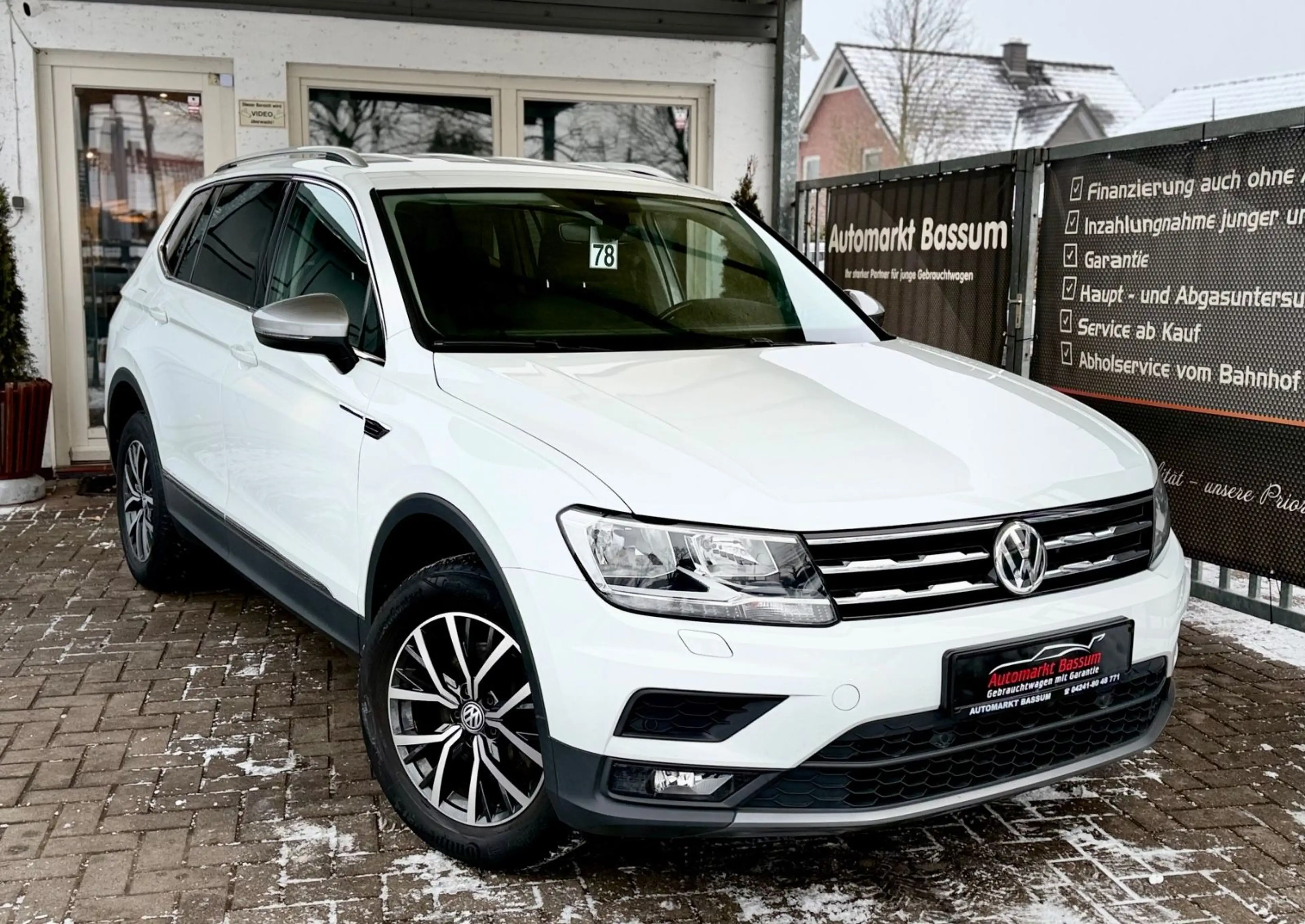 Volkswagen Tiguan Allspace Comfortline 7 Sitzer Navi AHK