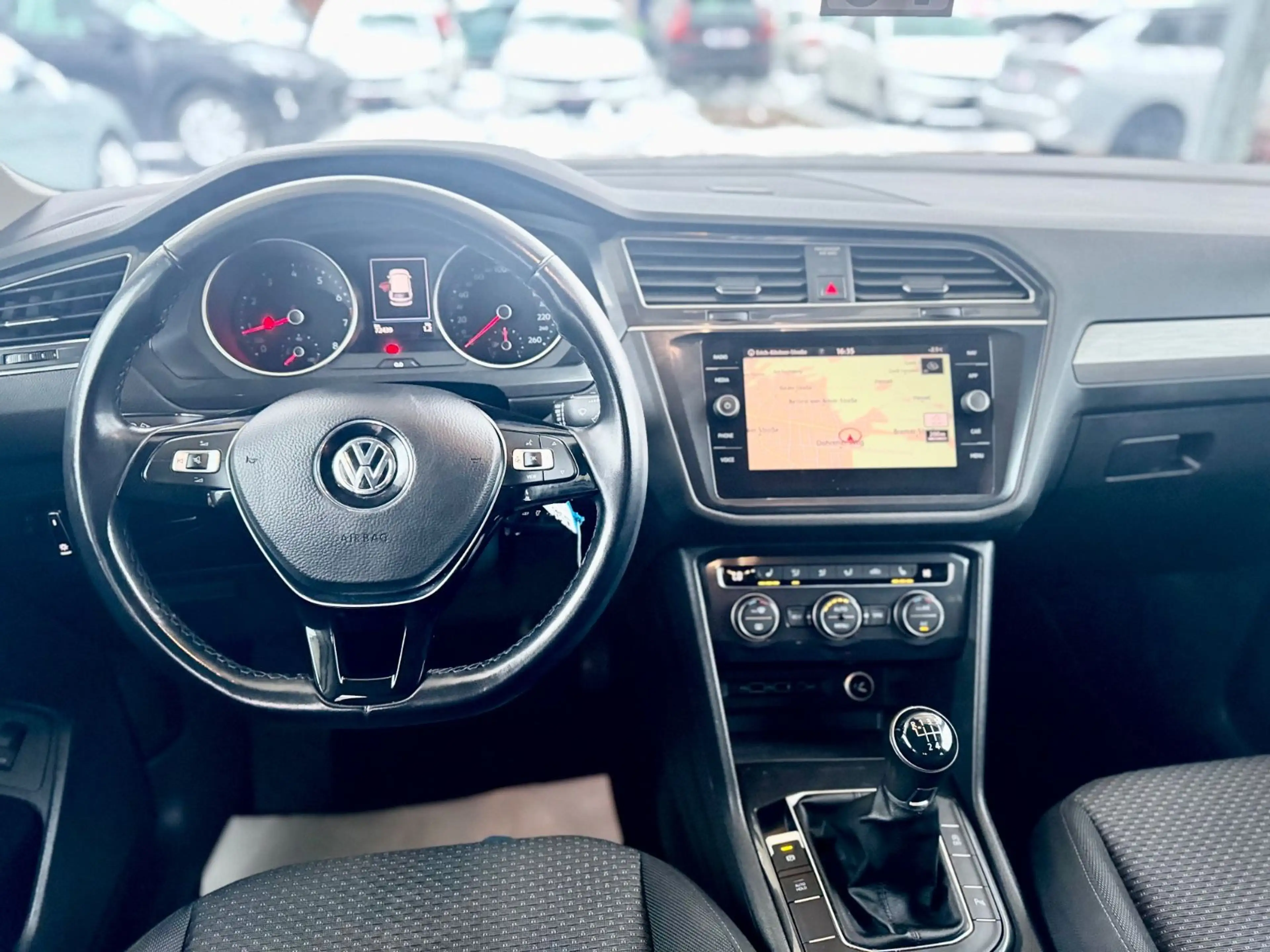 Volkswagen Tiguan Allspace Comfortline 7 Sitzer Navi AHK — photo 8