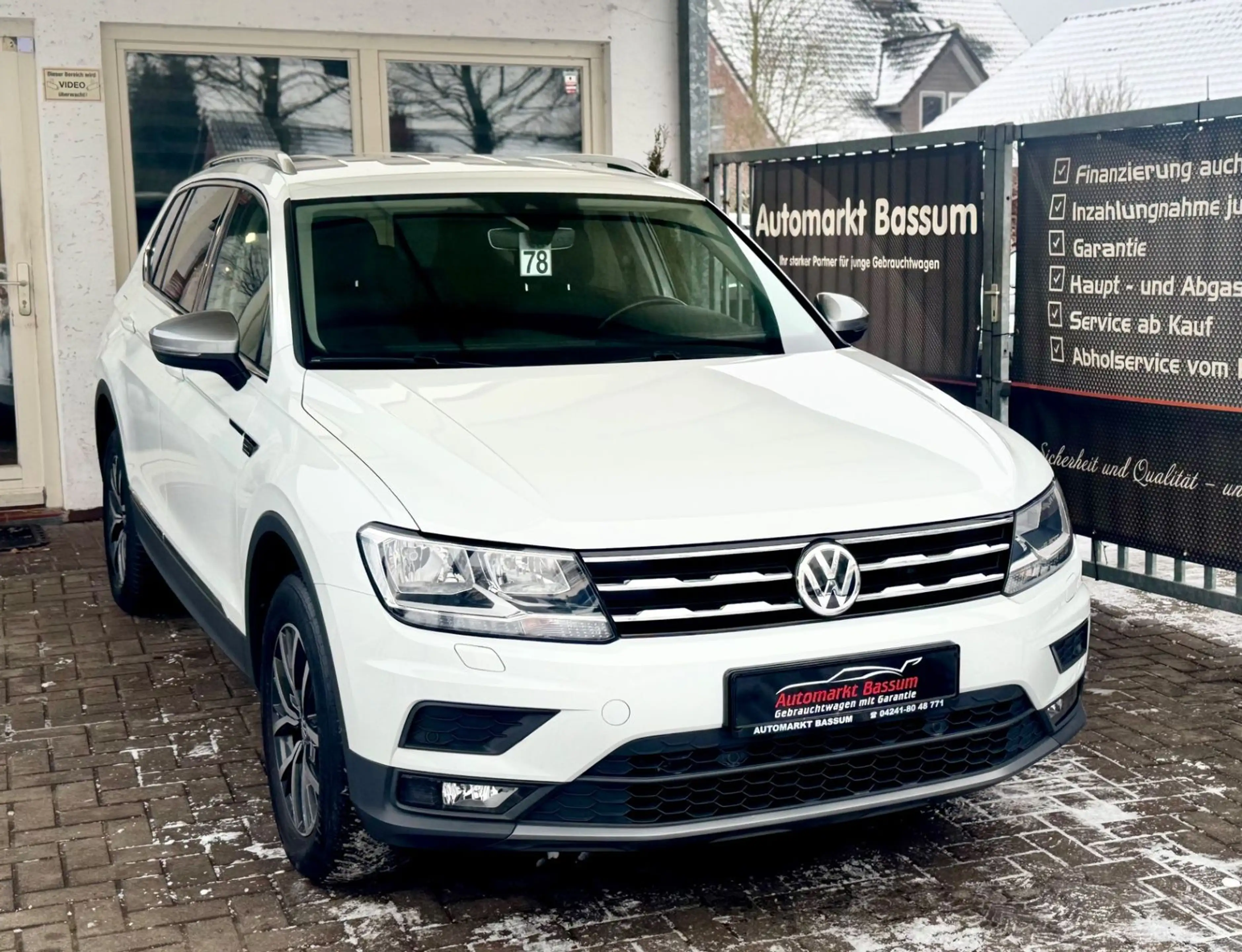 Volkswagen Tiguan Allspace Comfortline 7 Sitzer Navi AHK — photo 4