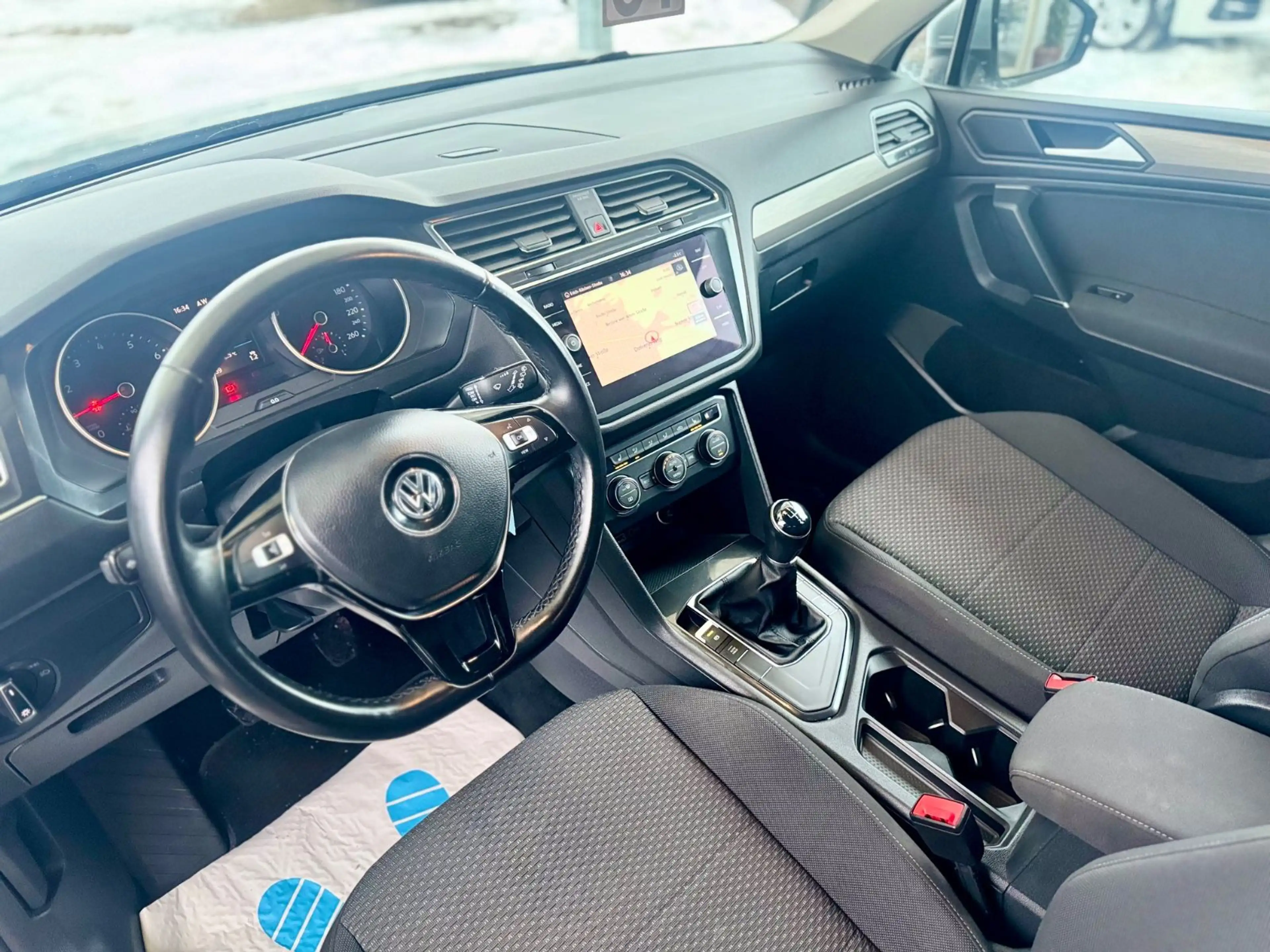 Volkswagen Tiguan Allspace Comfortline 7 Sitzer Navi AHK — photo 7