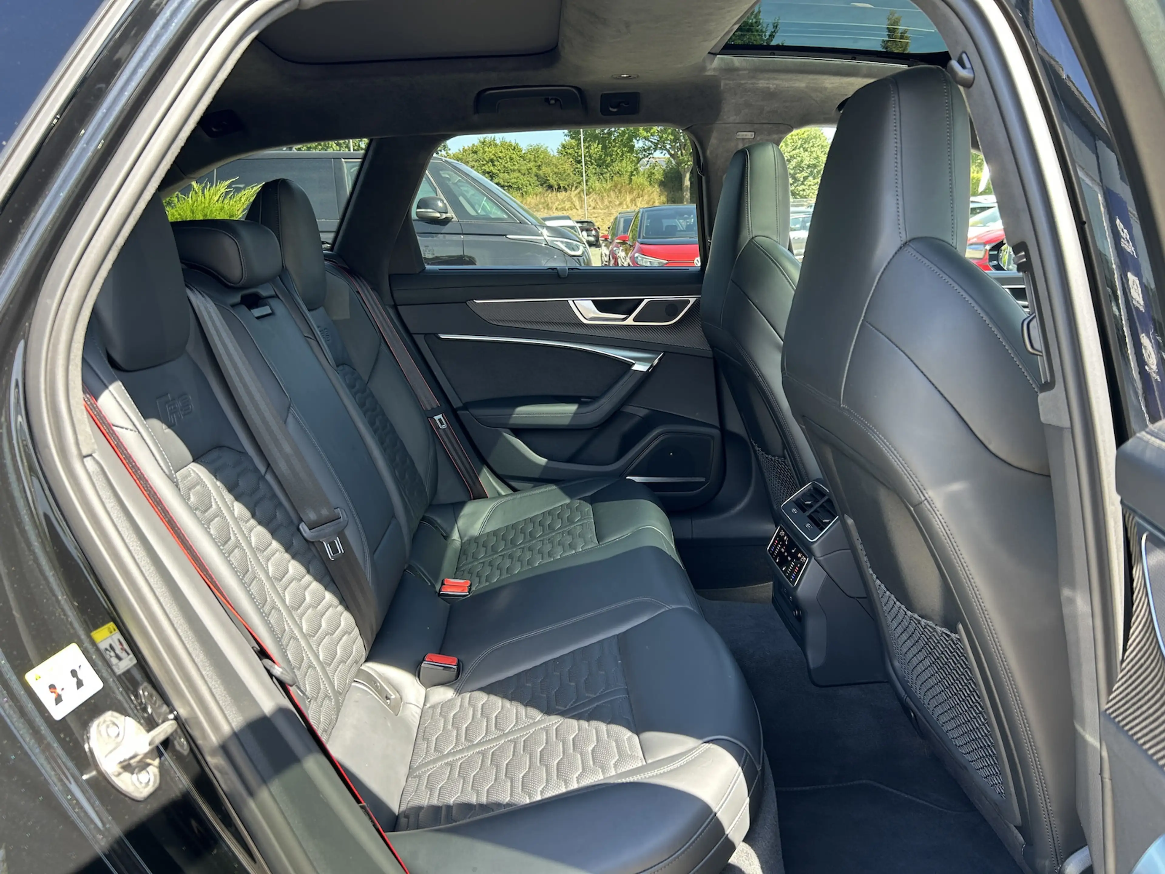 Audi RS6 4.0 TFSI quattro*Dynamik+*Keramik*Tour*Stadt* — photo 11