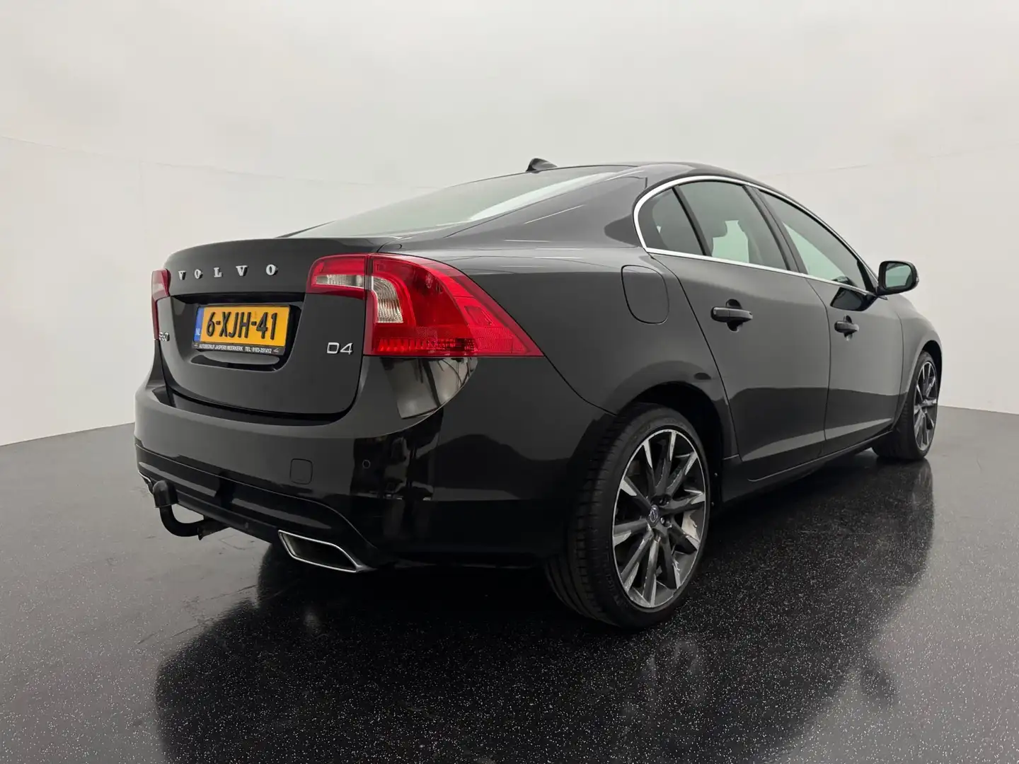 Volvo S60 2.0 D4 AUT Momentum Trekhaak Schwarz - 2
