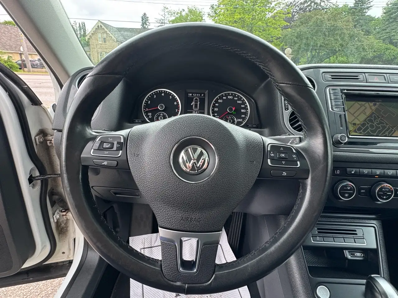 Volkswagen Tiguan photo Volkswagen Tiguan