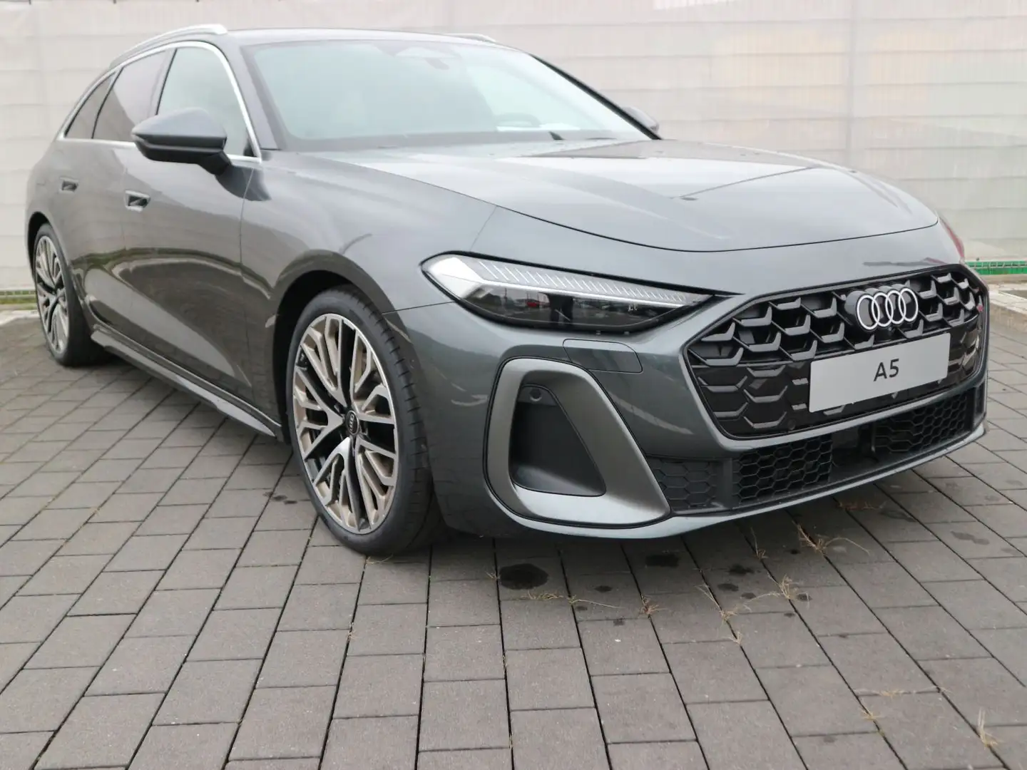 Audi A5 TDI quattro 150 kW S tronic S line*AHK* Grau - 2