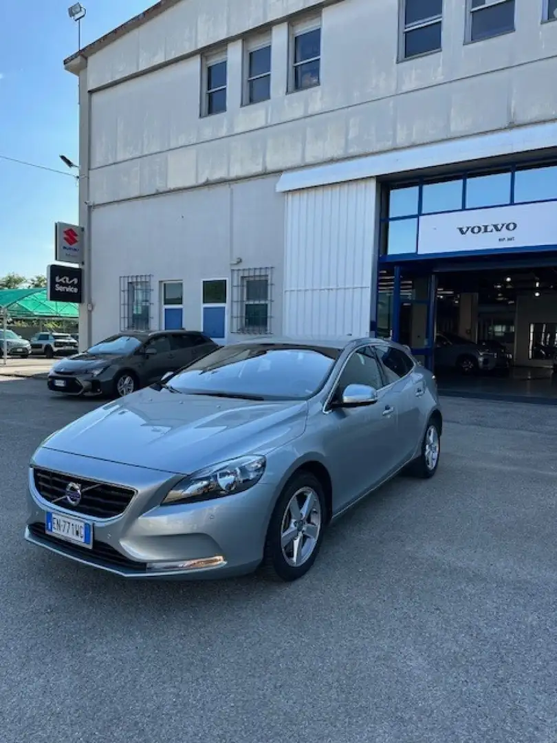 Volvo V40 D3 Geartronic Momentum Silver - 2