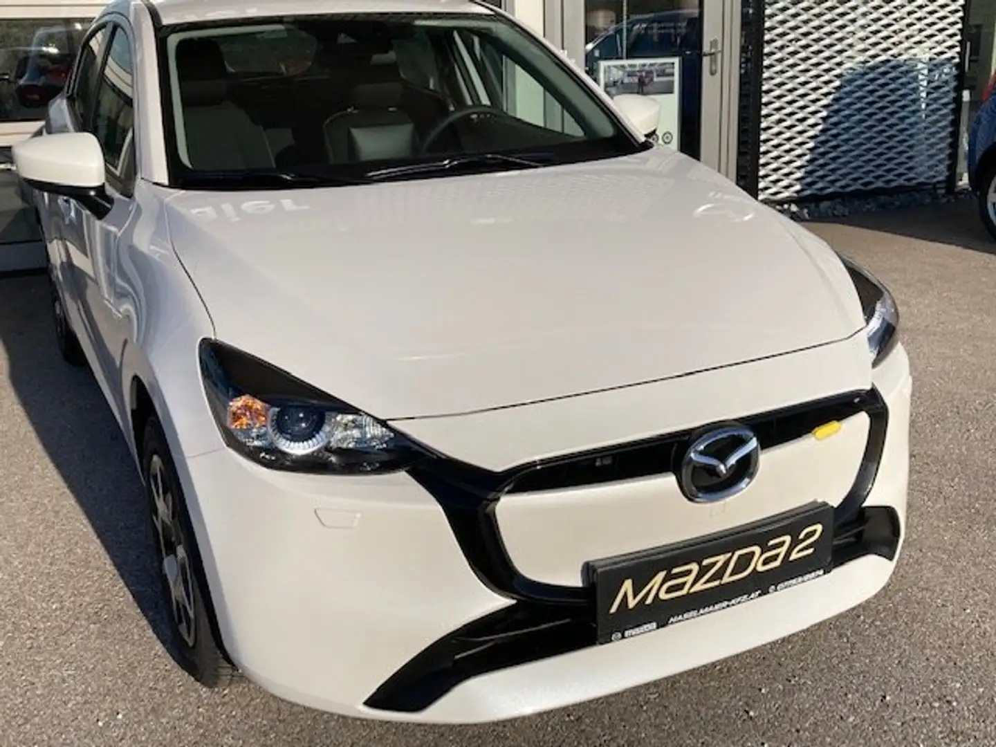 Mazda 2 e-Skyactiv G90 Centre Line, Convenience Pack Weiß - 2