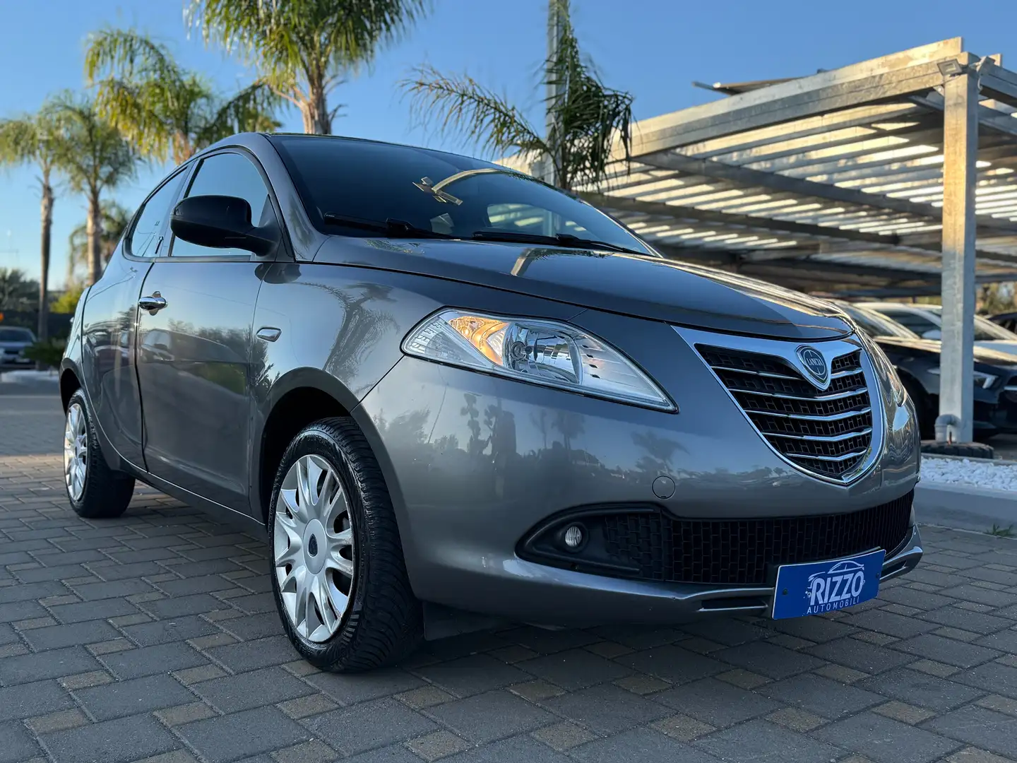 Lancia Ypsilon 1.2 69CV 5 PORTE Grigio - 1