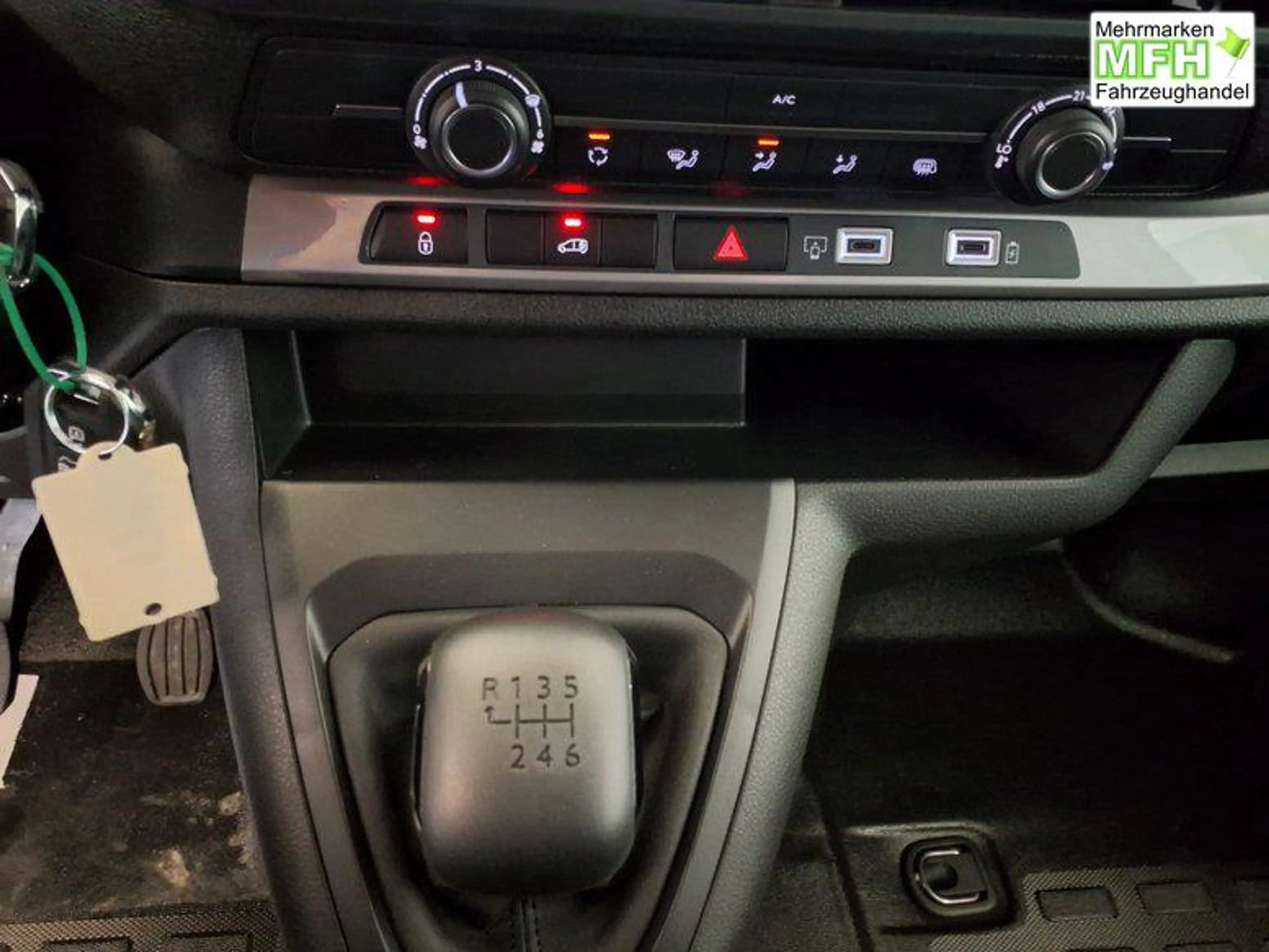 Opel Vivaro Kastenwagen M (L2) 1.5 Diesel 120 6-Gang 88 kW ... — photo 12