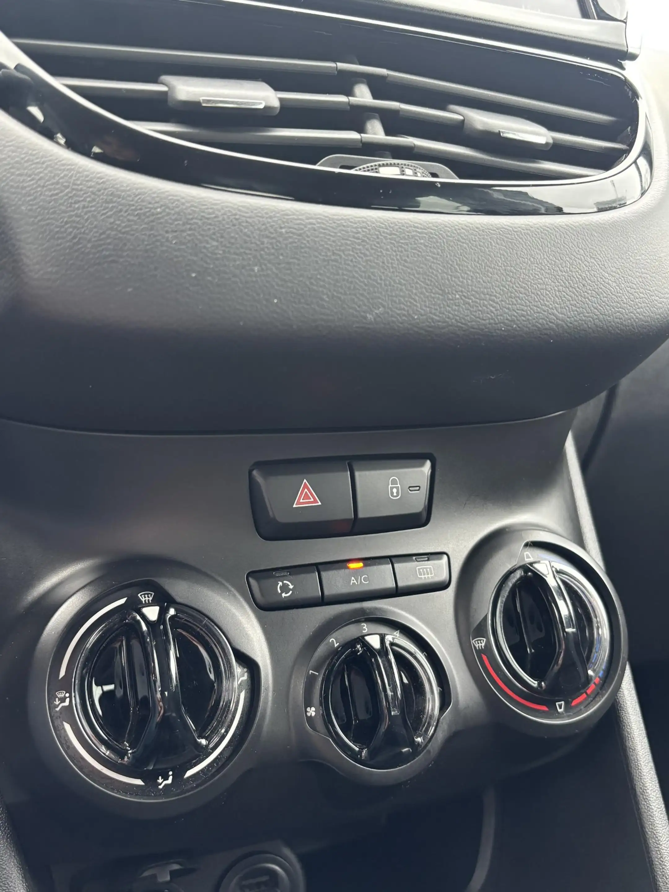 Peugeot 208 1.2 PureTech Blue Lion |Goed Onderhouden|Cruise & — photo 19