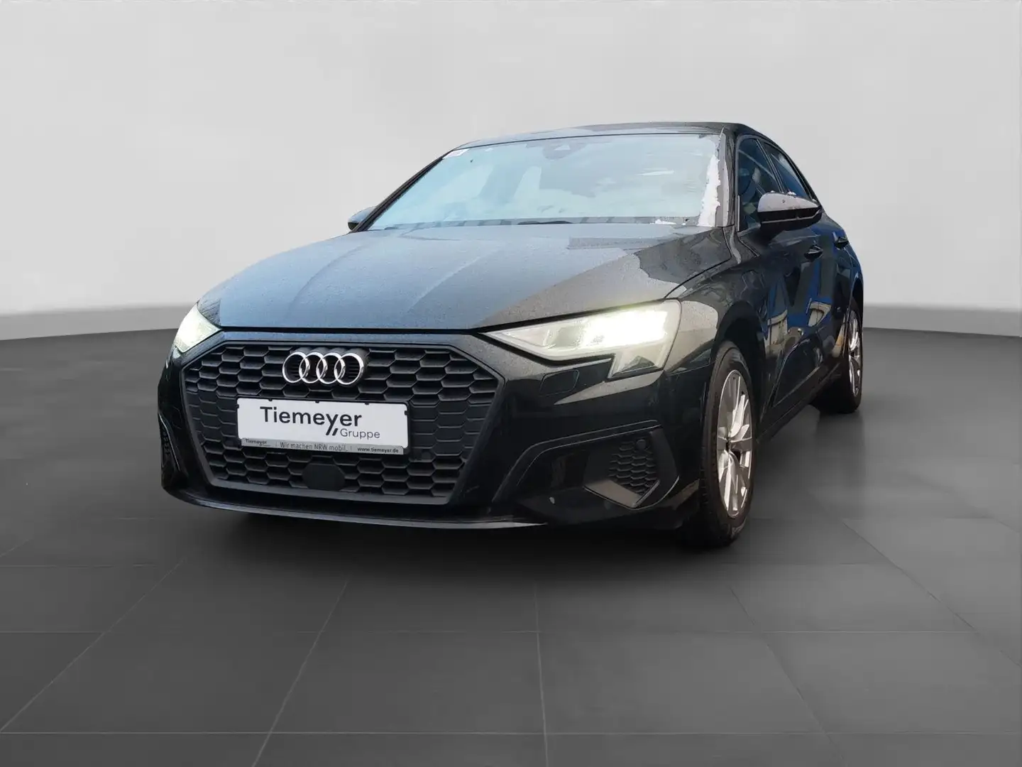 Audi A3 40 TFSI e LM16 DAB GRA Schwarz - 2