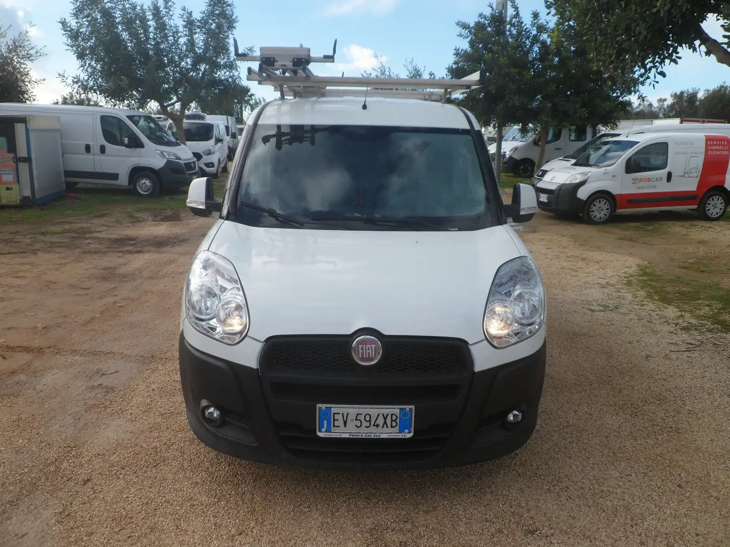 Fiat Doblo furgone attrezzato Blanc - 2