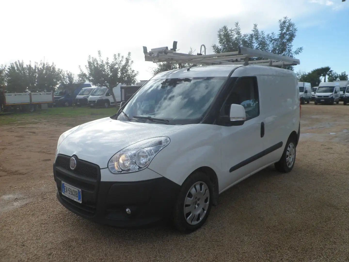Fiat Doblo furgone attrezzato Blanc - 1