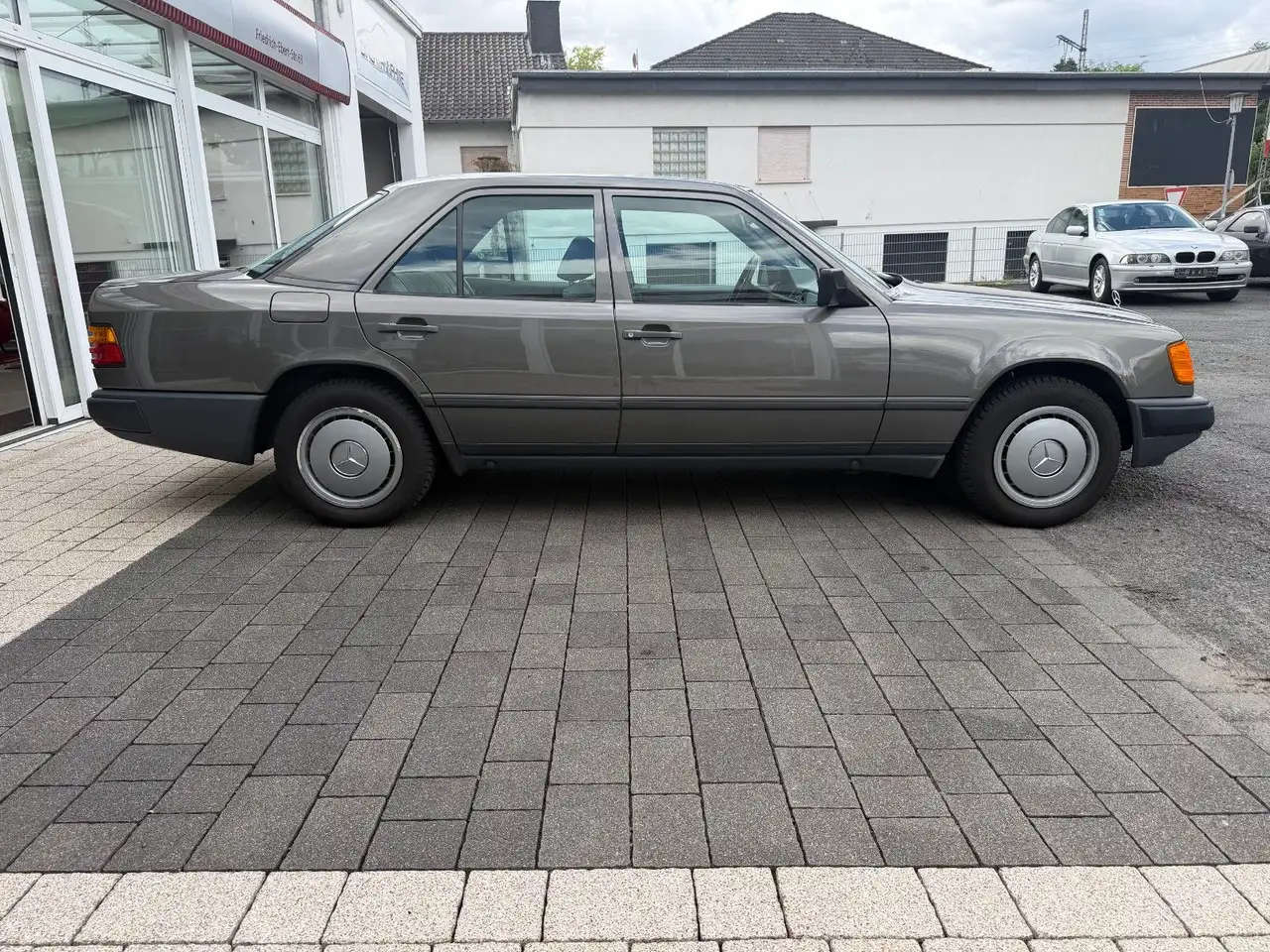 Mercedes-Benz 260 E H-Zulassung, foto 7
