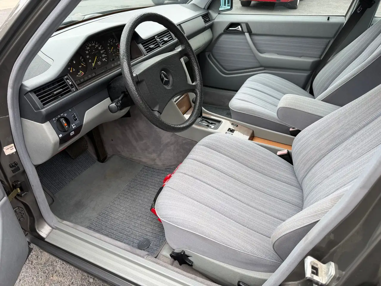 Mercedes-Benz 260 E H-Zulassung, foto 9