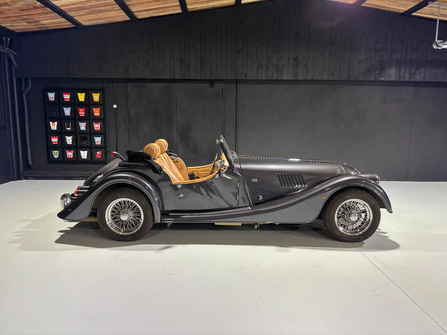 Morgan Plus 4 Plus 4 2.0i Grau - 1