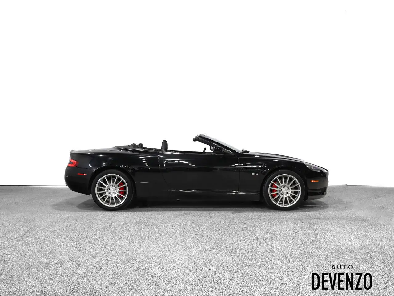 Aston Martin DB9 снимка Aston Martin DB9