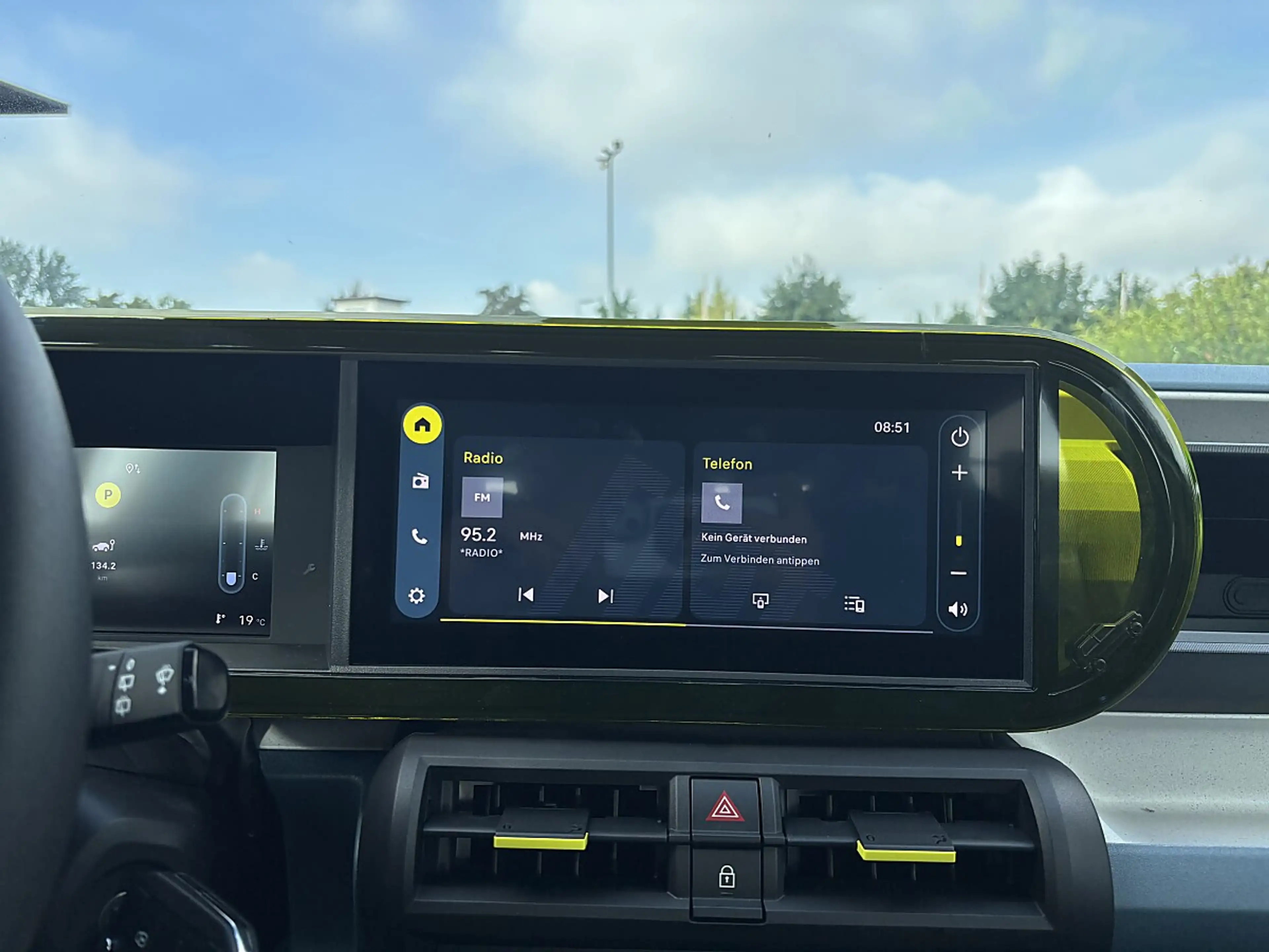 Fiat Grande Panda Hybrid mHEV 110 6-Gang eDCT Icon — photo 11