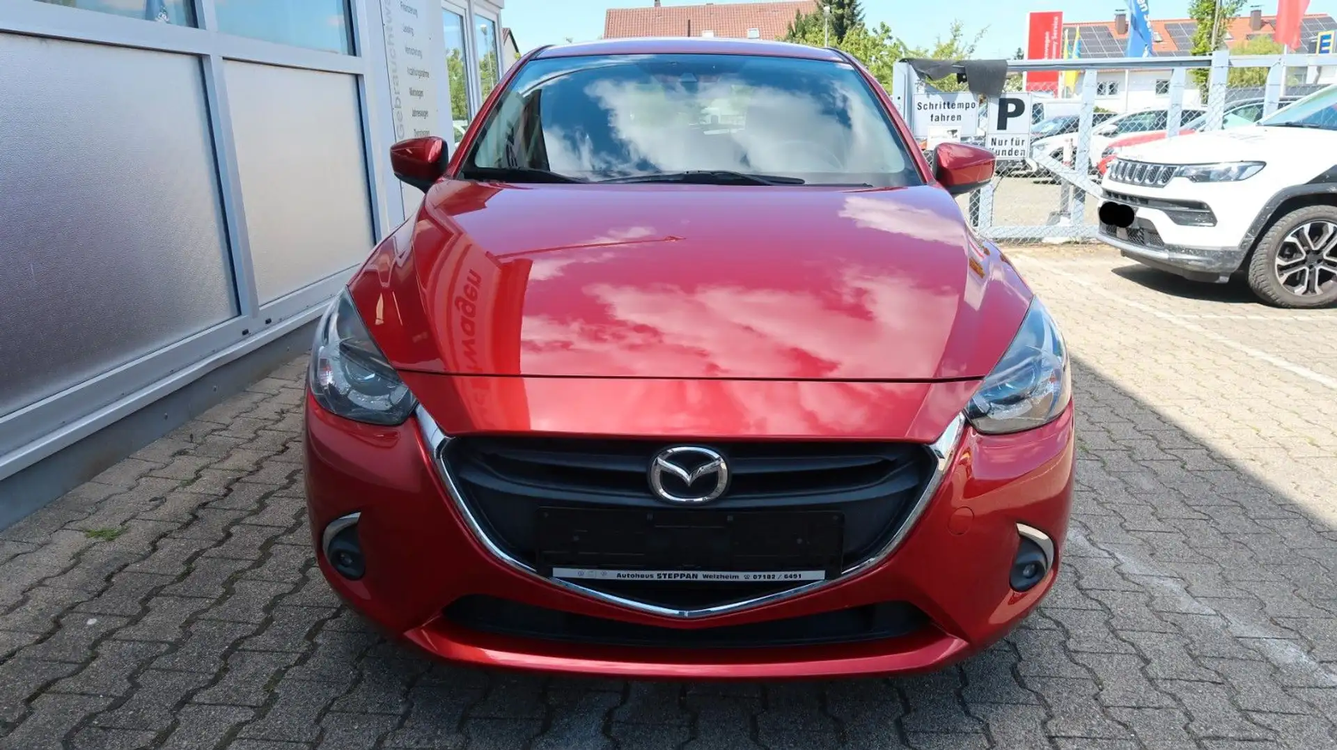 Mazda 2 1,5 Exclusive-Line crvena - 2