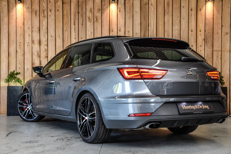 SEAT Leon ST 2.0 TSI CUPRA 300 4DRIVE *Pano*Camera*Keyless*A — photo 13