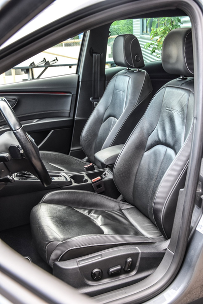 SEAT Leon ST 2.0 TSI CUPRA 300 4DRIVE *Pano*Camera*Keyless*A — photo 4