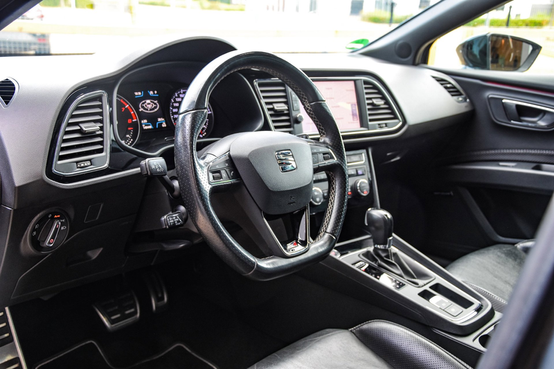SEAT Leon ST 2.0 TSI CUPRA 300 4DRIVE *Pano*Camera*Keyless*A — photo 3