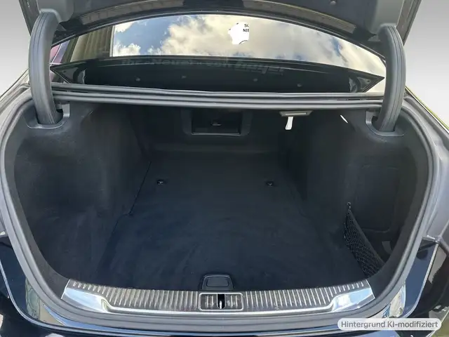 Mercedes-Benz S Class view 11