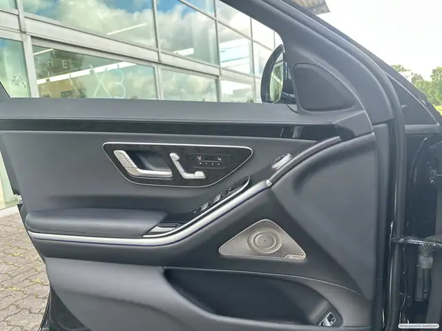 Mercedes-Benz S Class view 15