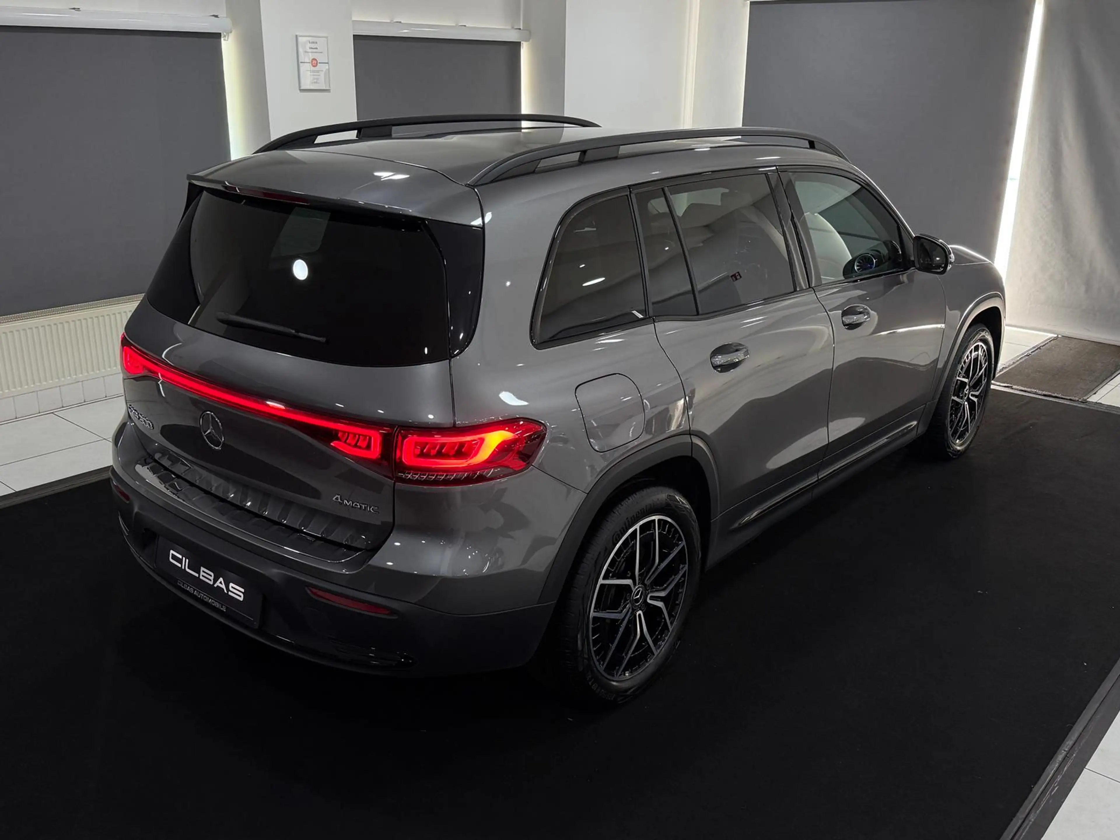 Mercedes-Benz EQB 300 4M AMG 19"*LEDER BEIGE*AMBI*LED*KAM* — photo 5