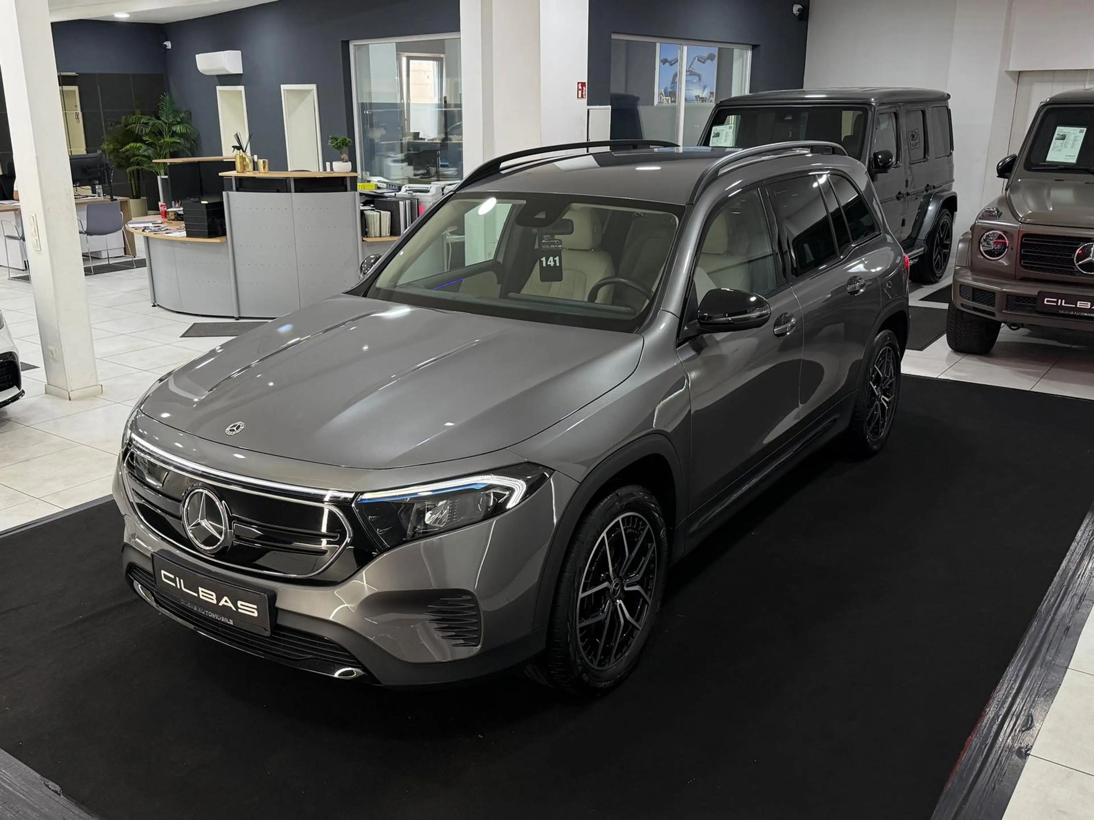 Mercedes-Benz EQB 300 4M AMG 19"*LEDER BEIGE*AMBI*LED*KAM*