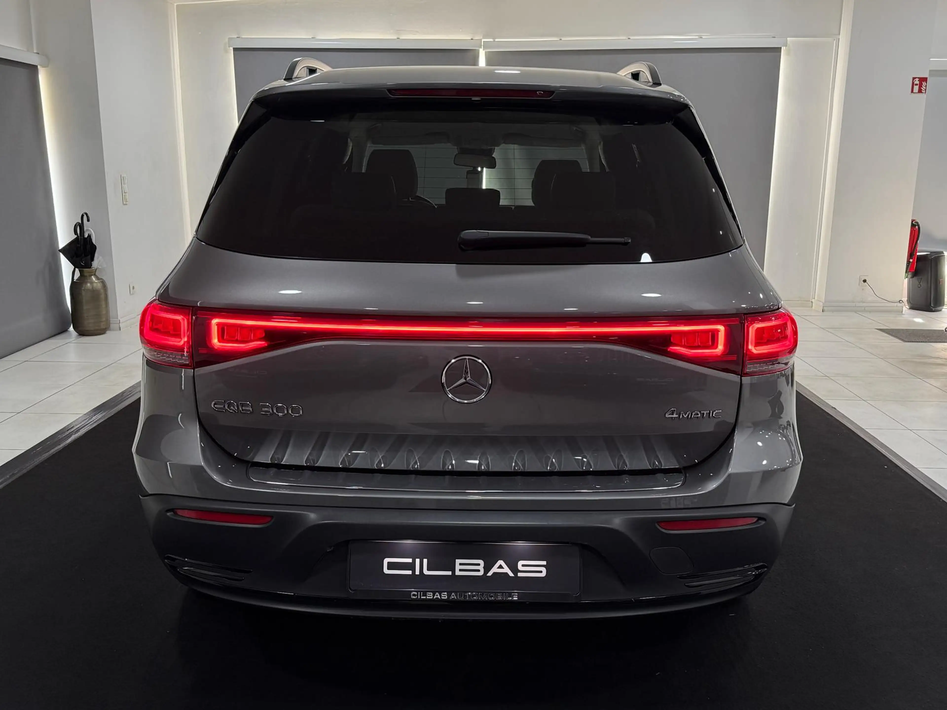 Mercedes-Benz EQB 300 4M AMG 19"*LEDER BEIGE*AMBI*LED*KAM* — photo 10