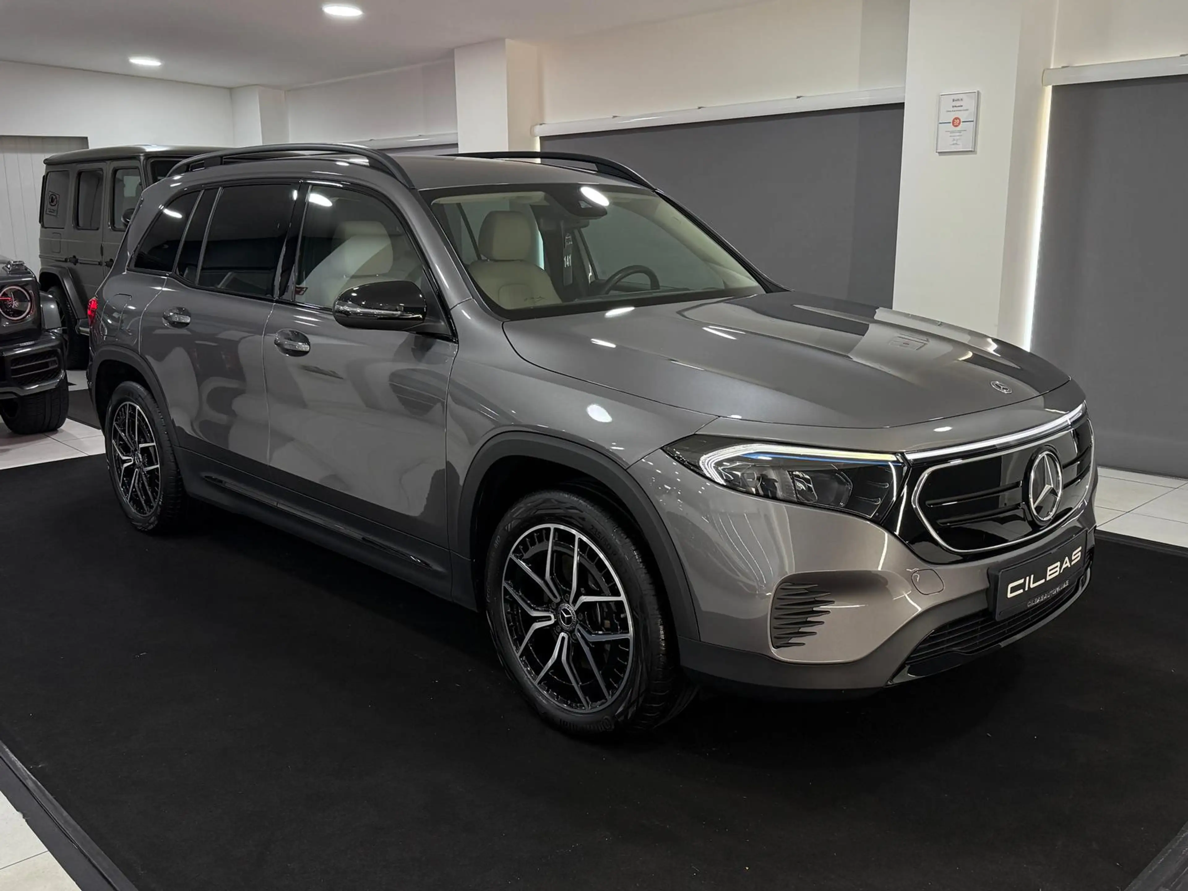 Mercedes-Benz EQB 300 4M AMG 19"*LEDER BEIGE*AMBI*LED*KAM* — photo 4